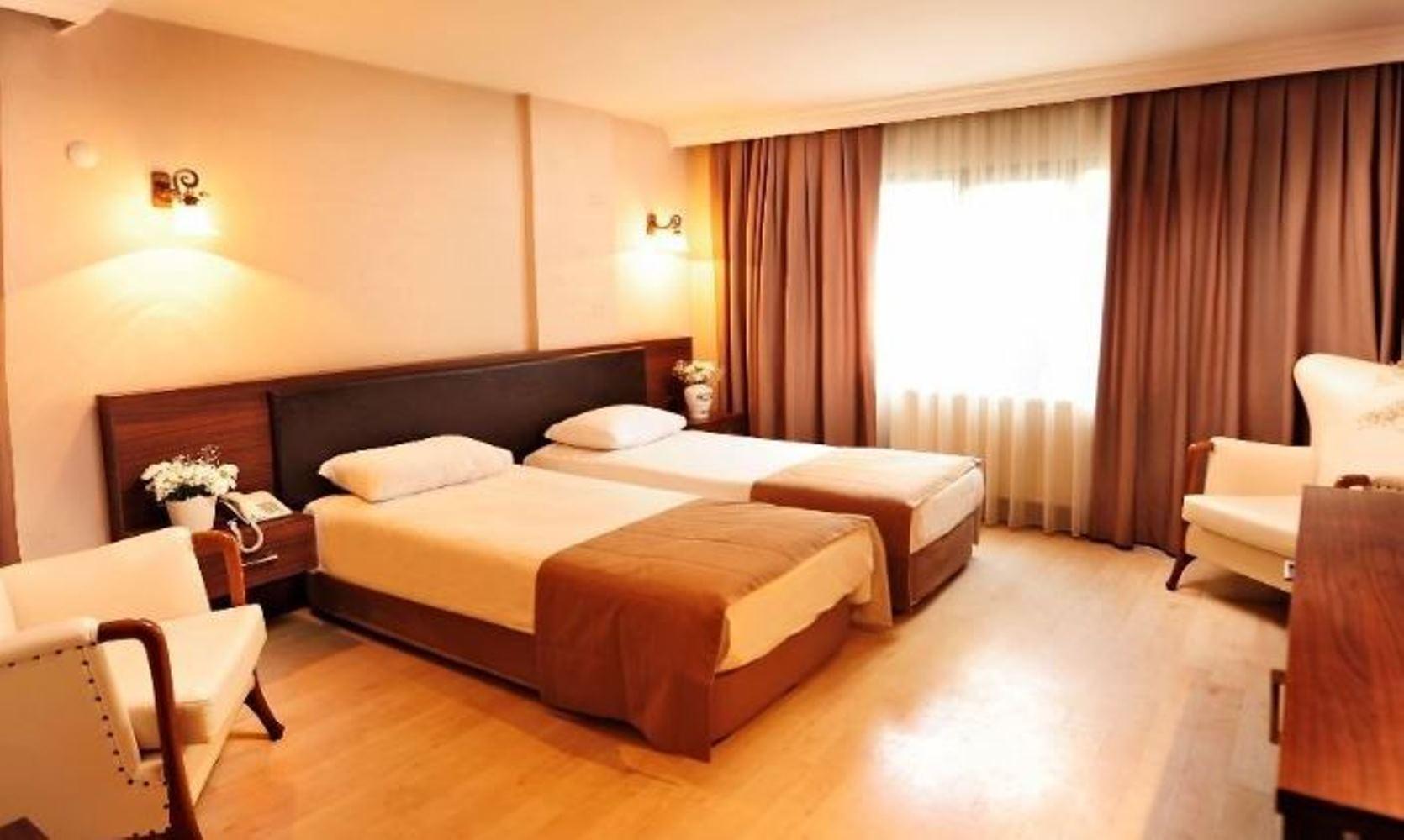 Uestuen Hotel Alsancak Izmir Exterior photo