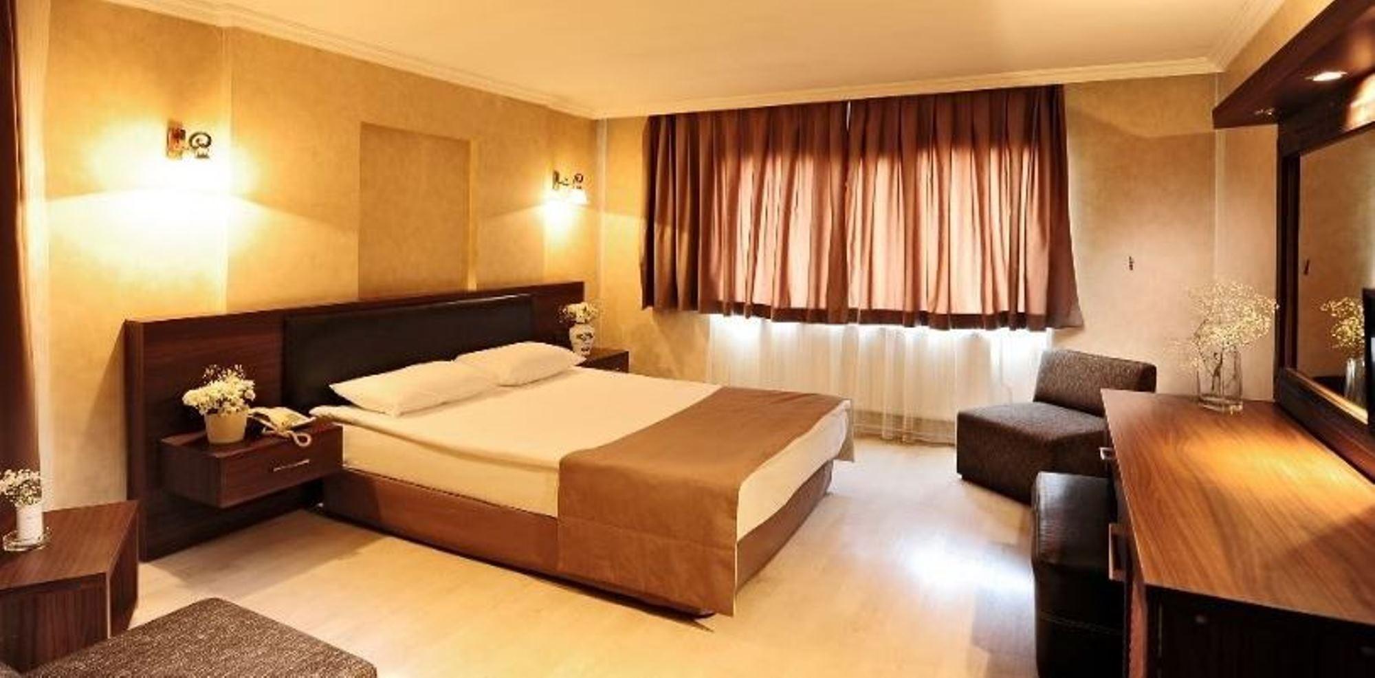 Uestuen Hotel Alsancak Izmir Exterior photo