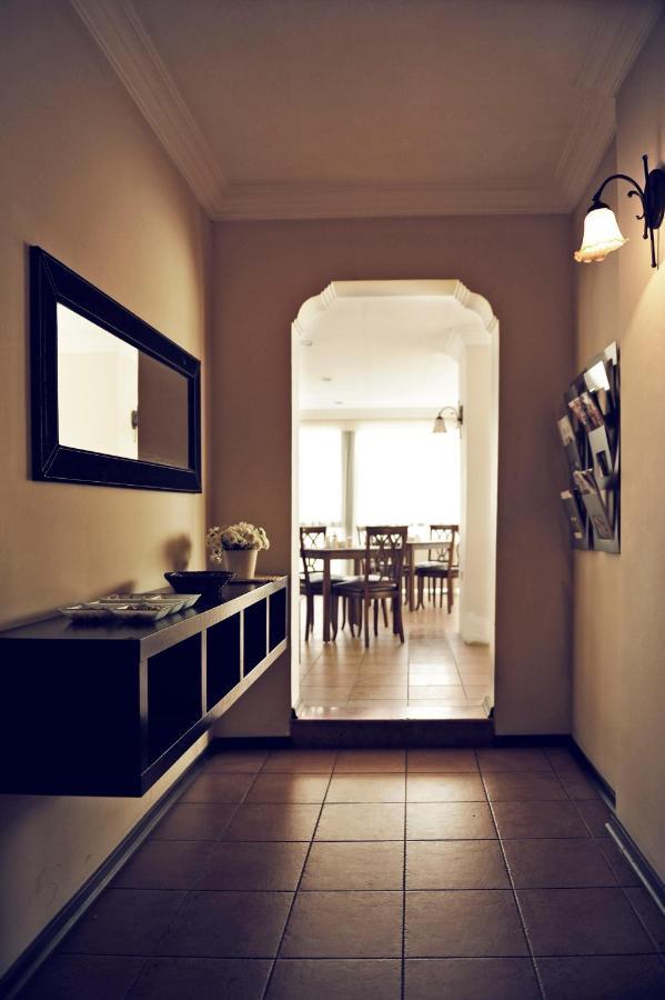 Uestuen Hotel Alsancak Izmir Exterior photo