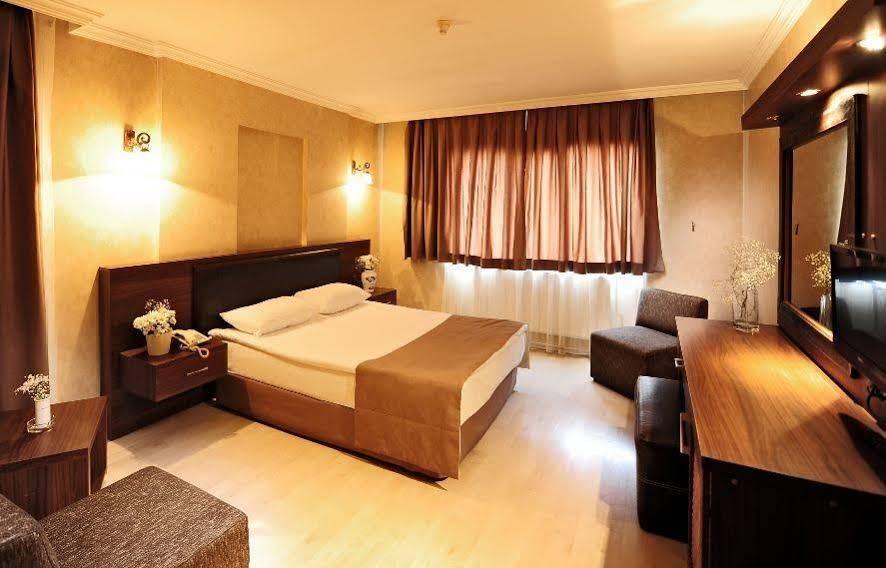 Uestuen Hotel Alsancak Izmir Exterior photo